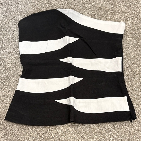 Top 10 Tops - NEW Y2K Top 10 Black and White Stripped Tube Top